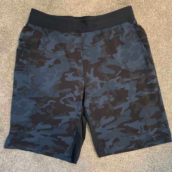 Lululemon Do Not Use Breaker Short 9” - great condition! - Picture 3 of 6